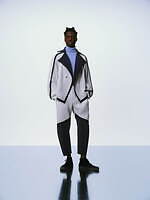 オム プリッセ イッセイ ミヤケ“図形が織りなす”新作ウェア、立体シルエットのプリーツコートなど｜写真5