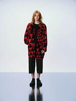 オム プリッセ イッセイ ミヤケ“図形が織りなす”新作ウェア、立体シルエットのプリーツコートなど｜写真10