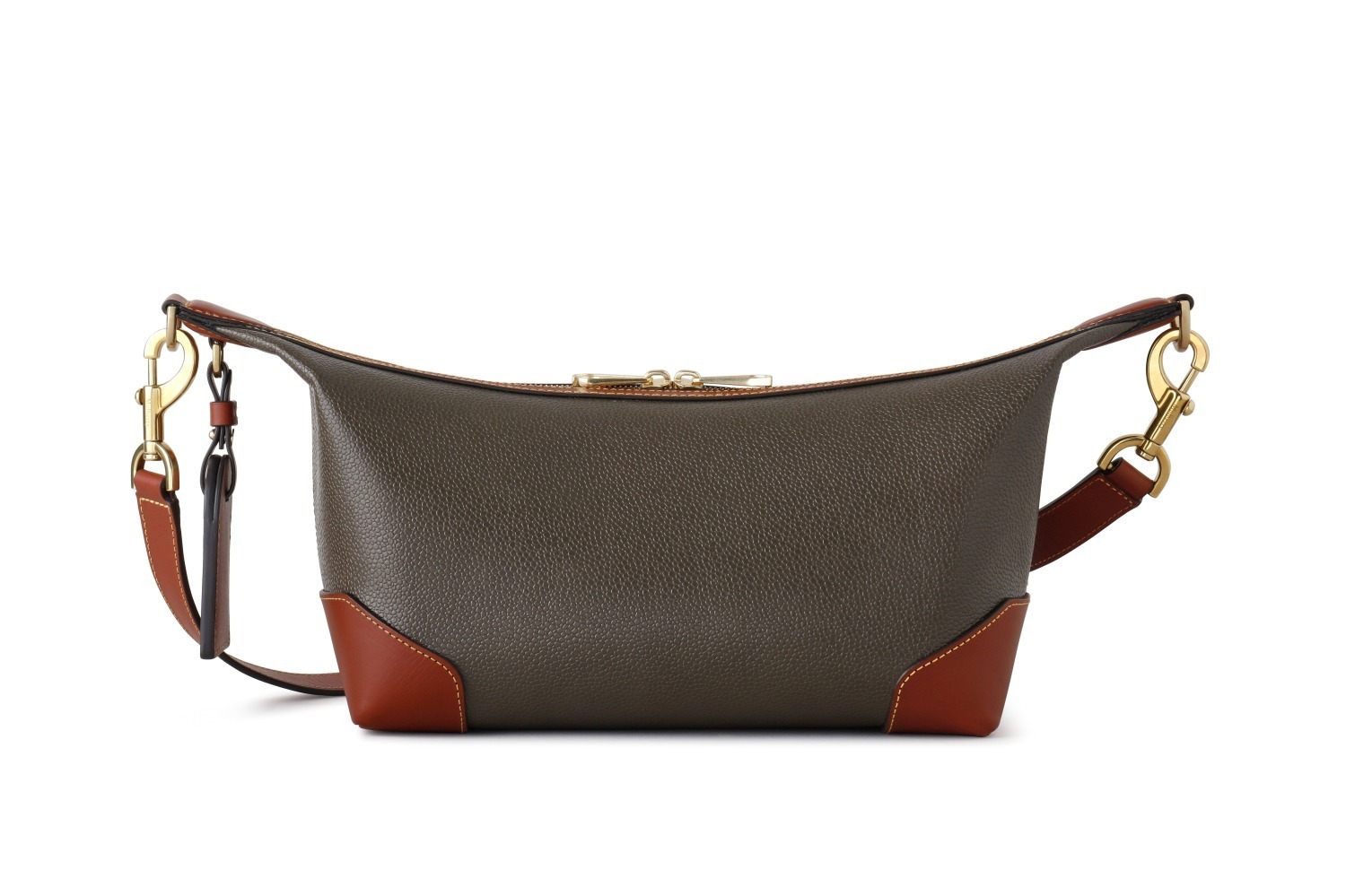 マルベリーのメンズバッグ「クリッパー」新作、ツイストを加えたモダンなクロスボディ＆トートなど