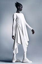 Y-3 2024年春夏コレクション - 自然と人工の対立から生まれる美｜写真25