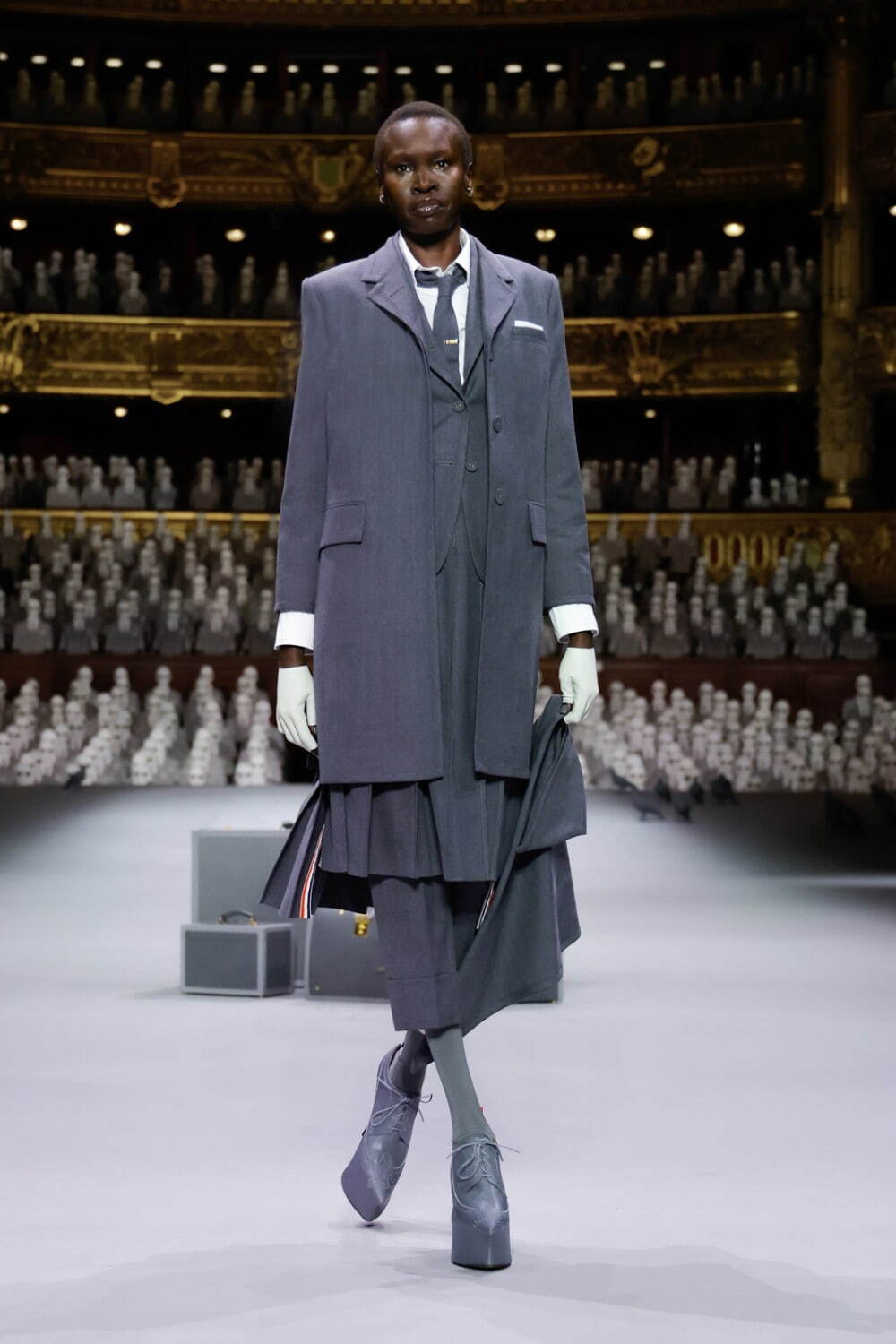 トム ブラウン オートクチュール(THOM BROWNE Haute Couture) 2024年春夏ウィメンズ&メンズコレクション  - 写真1