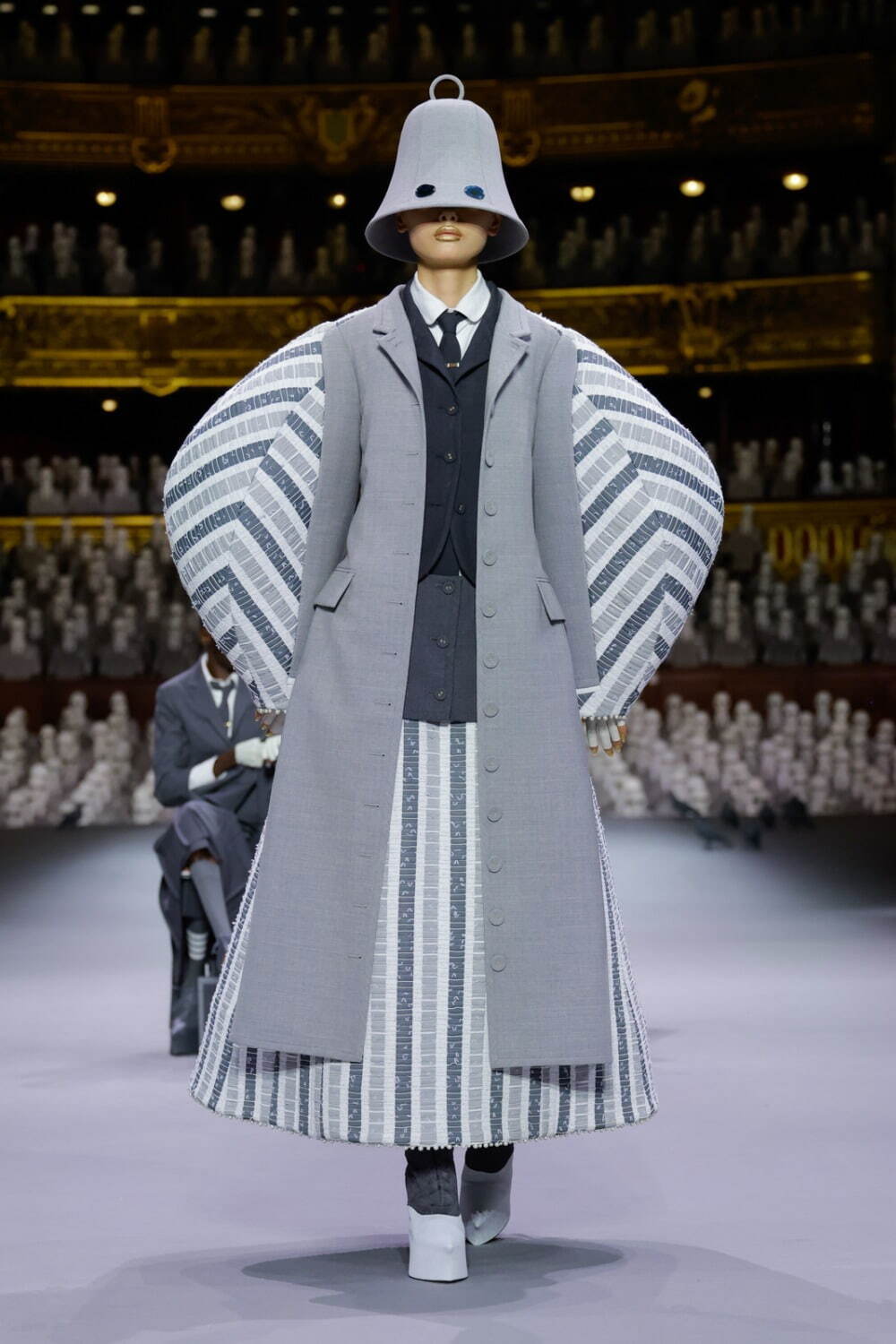 トム ブラウン オートクチュール(THOM BROWNE Haute Couture) 2024年春夏ウィメンズ&メンズコレクション  - 写真11