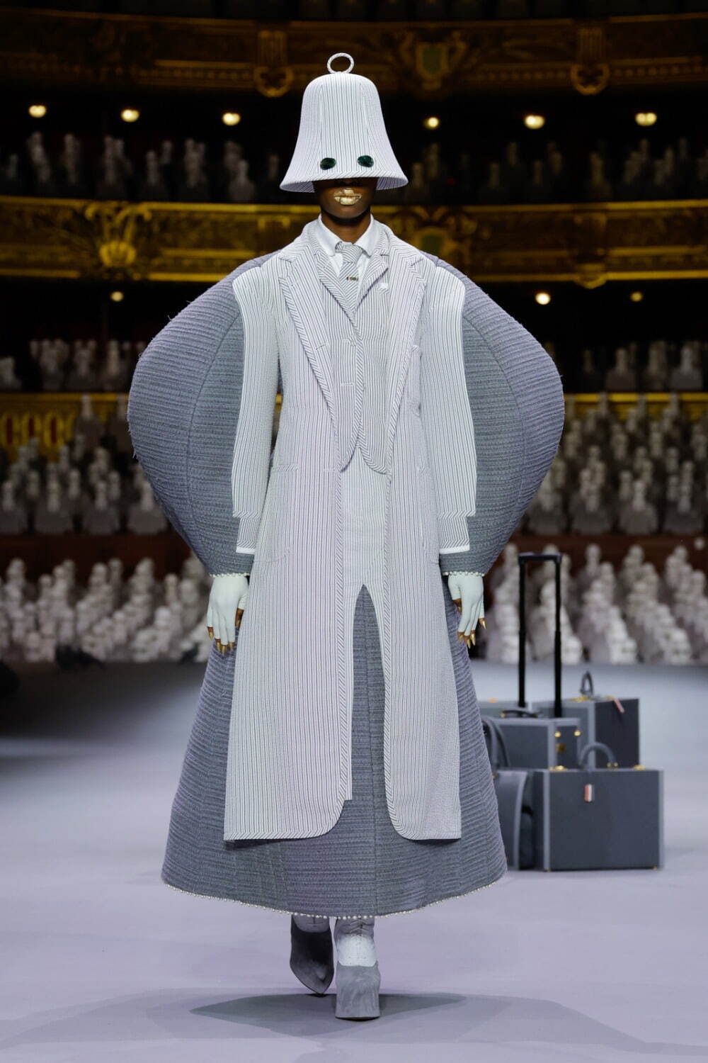 トム ブラウン オートクチュール(THOM BROWNE Haute Couture) 2024年春夏ウィメンズ&メンズコレクション  - 写真19