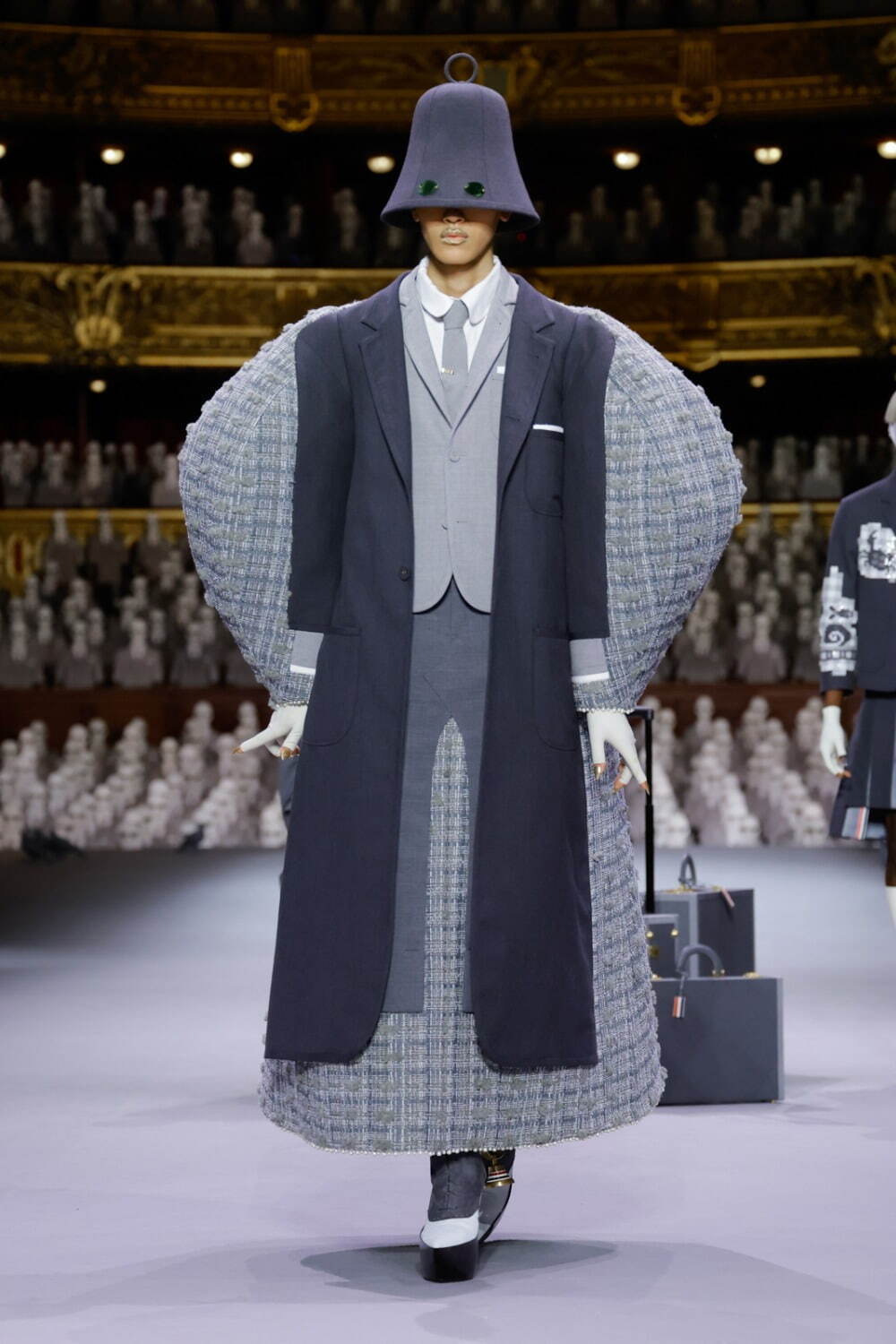 トム ブラウン オートクチュール(THOM BROWNE Haute Couture) 2024年春夏ウィメンズ&メンズコレクション  - 写真32