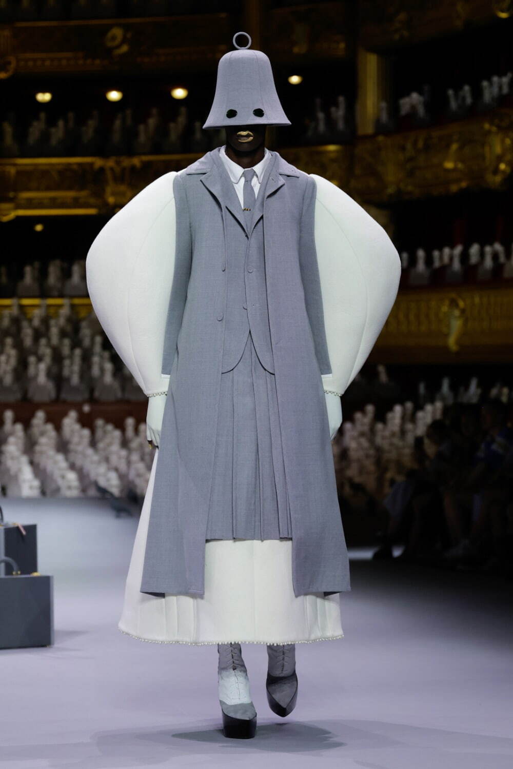 トム ブラウン オートクチュール(THOM BROWNE Haute Couture) 2024年春夏ウィメンズ&メンズコレクション  - 写真50