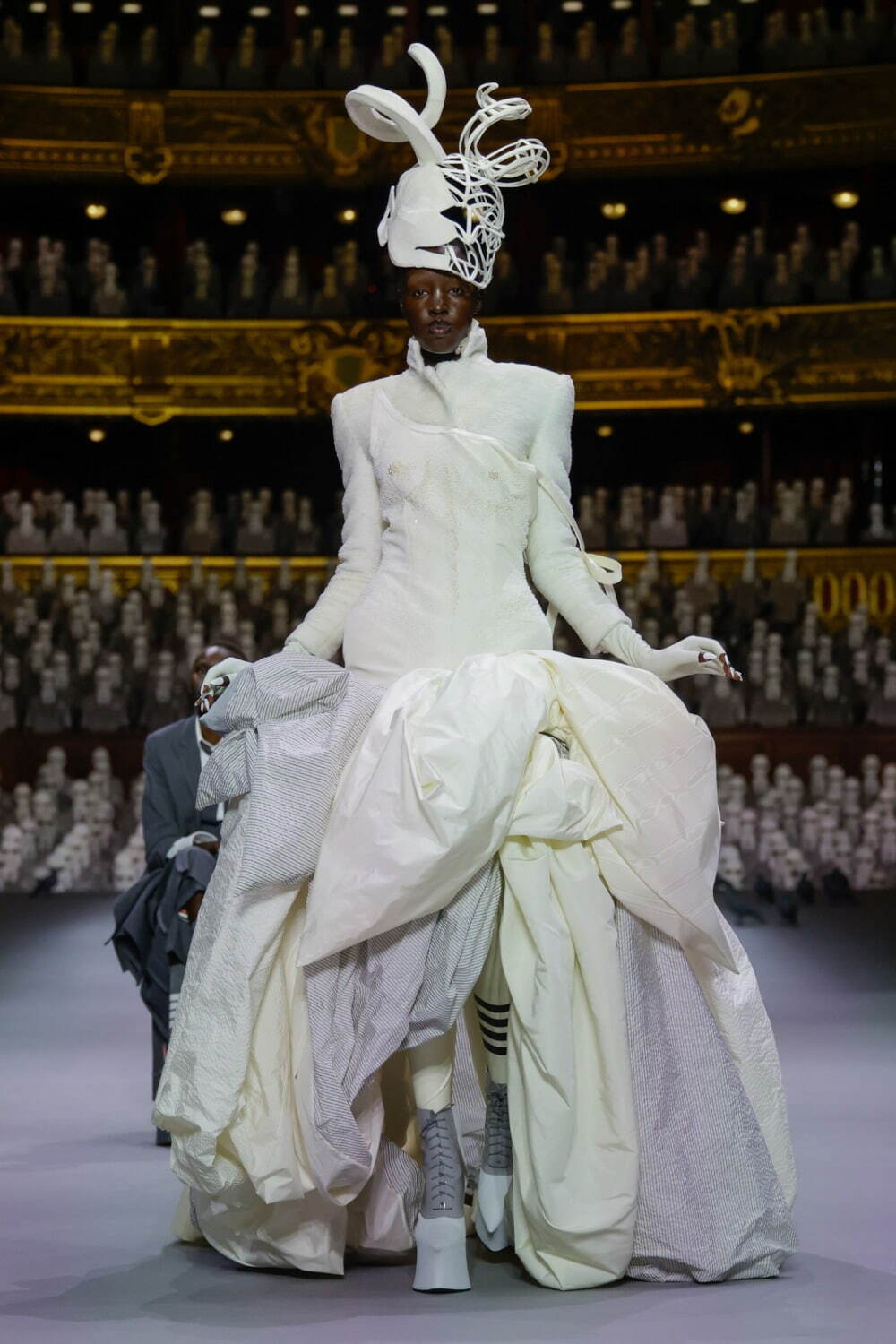 トム ブラウン オートクチュール(THOM BROWNE Haute Couture) 2024年春夏ウィメンズ&メンズコレクション  - 写真52