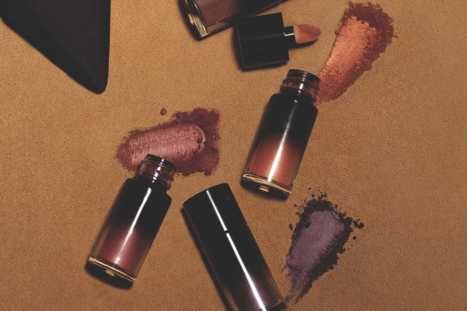 シャネル2023年秋コスメに“新感覚”ルースパウダー アイシャドウ、濃密発色を長時間キープ