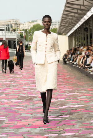 シャネル オートクチュール(CHANEL Haute Couture) 2023-24年秋冬ウィメンズコレクション  - 写真7