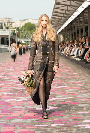 シャネル オートクチュール(CHANEL Haute Couture) 2023-24年秋冬ウィメンズコレクション  - 写真39