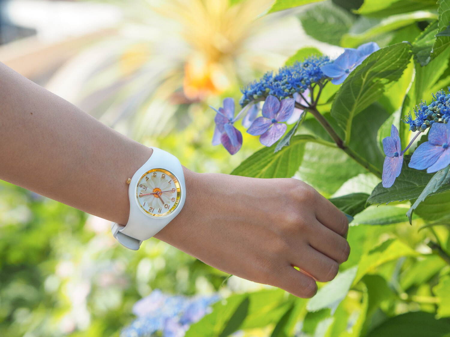 アイスウォッチ“花柄”の新作腕時計「アイス フラワー」フラワー