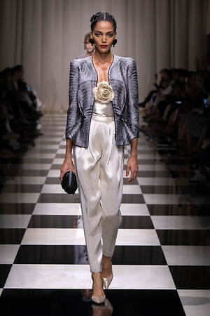 ジョルジオ アルマーニ プリヴェ(GIORGIO ARMANI PRIVÉ) 2023-24年秋冬ウィメンズコレクション  - 写真3