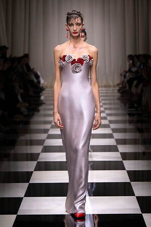 ジョルジオ アルマーニ プリヴェ(GIORGIO ARMANI PRIVÉ) 2023-24年秋冬ウィメンズコレクション  - 写真10