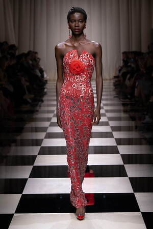 ジョルジオ アルマーニ プリヴェ(GIORGIO ARMANI PRIVÉ) 2023-24年秋冬ウィメンズコレクション  - 写真25