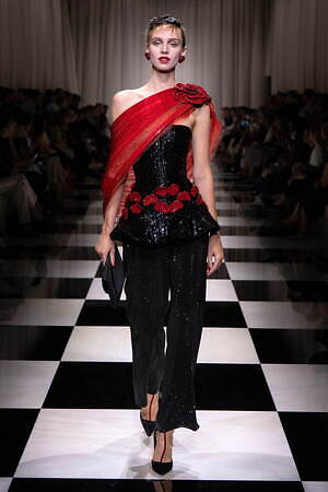 ジョルジオ アルマーニ プリヴェ(GIORGIO ARMANI PRIVÉ) 2023-24年秋冬ウィメンズコレクション  - 写真30