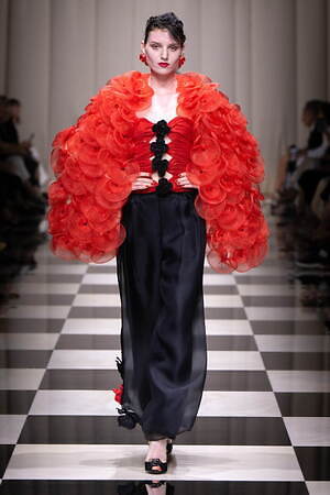 ジョルジオ アルマーニ プリヴェ(GIORGIO ARMANI PRIVÉ) 2023-24年秋冬ウィメンズコレクション  - 写真31