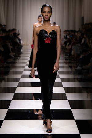 ジョルジオ アルマーニ プリヴェ(GIORGIO ARMANI PRIVÉ) 2023-24年秋冬ウィメンズコレクション  - 写真37