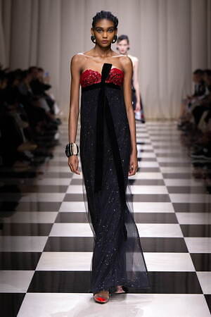 ジョルジオ アルマーニ プリヴェ(GIORGIO ARMANI PRIVÉ) 2023-24年秋冬ウィメンズコレクション  - 写真40