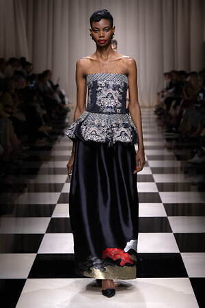 ジョルジオ アルマーニ プリヴェ(GIORGIO ARMANI PRIVÉ) 2023-24年秋冬ウィメンズコレクション  - 写真48