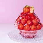 果肉感たっぷり苺ソース×“シャリシャリ削りいちご”のかき氷、熱海の苺スイーツ専門店で｜写真2