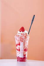 果肉感たっぷり苺ソース×“シャリシャリ削りいちご”のかき氷、熱海の苺スイーツ専門店で｜写真3