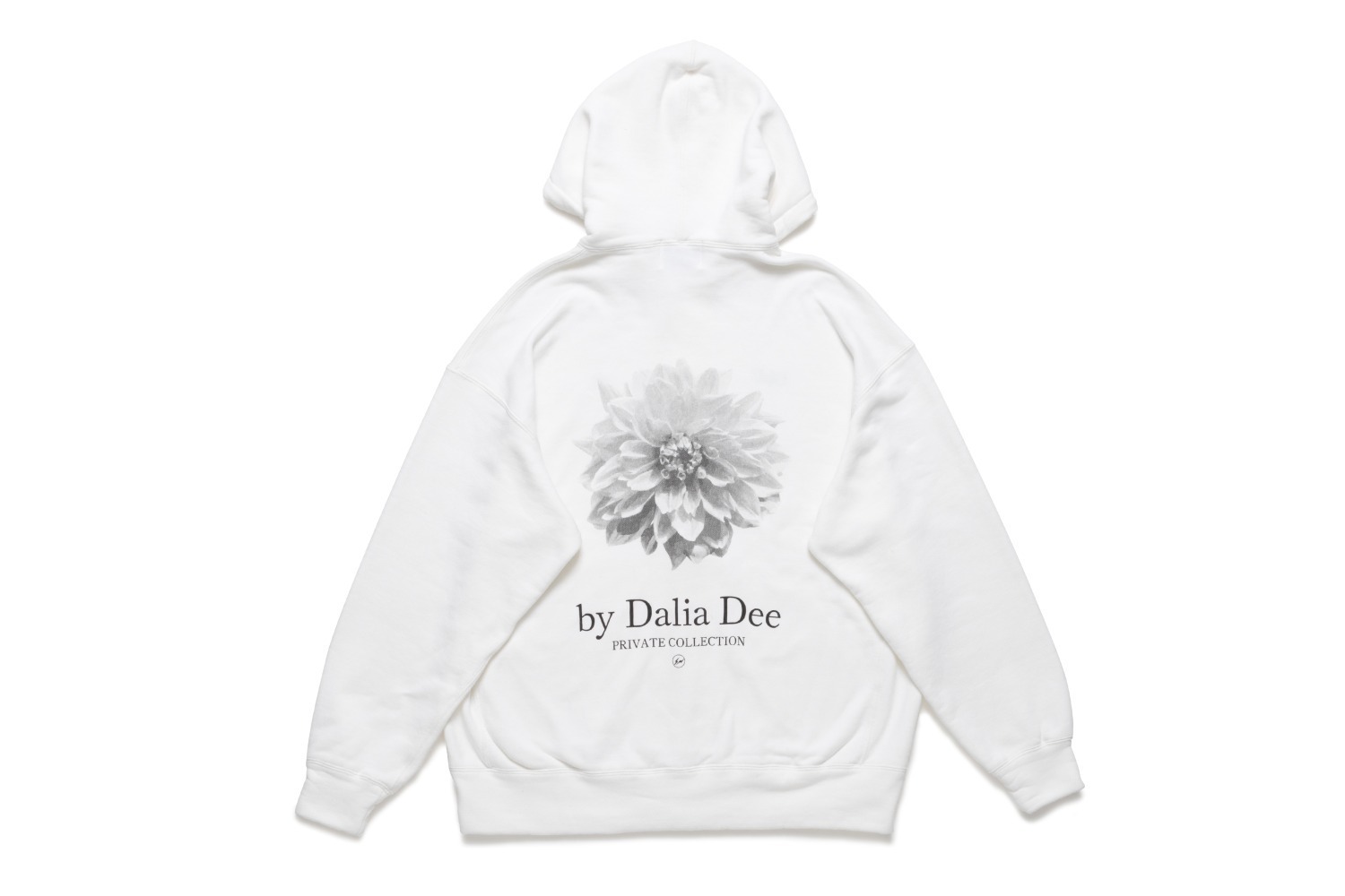 フラグメント デザイン“ダリアの花”プリントの白黒Tシャツ＆フーディ、ダリア ディーとコラボ