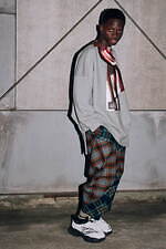 ヴィヴィアン・ウエストウッド マン 23-24年秋冬コレクション - クラシック×ストリートで遊びを｜写真14