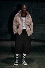 ヴィヴィアン・ウエストウッド マン 23-24年秋冬コレクション - クラシック×ストリートで遊びを｜写真20