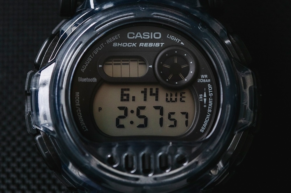ビームス × G-SHOCKの腕時計“ジェイソン”、グレースケルトンカラーの