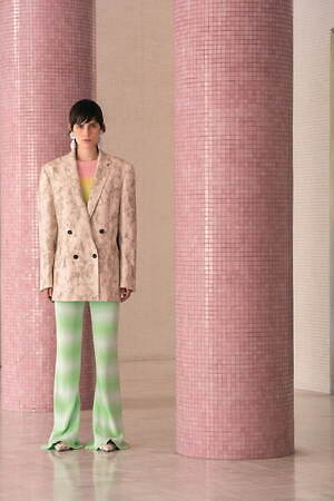 エムエスジーエム(MSGM) 2024年リゾートウィメンズコレクション  - 写真31