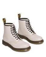 ドクターマーチン23年秋冬、新色“グレイッシュベージュ”の厚底8ホールブーツ＆ローファーなど｜写真21