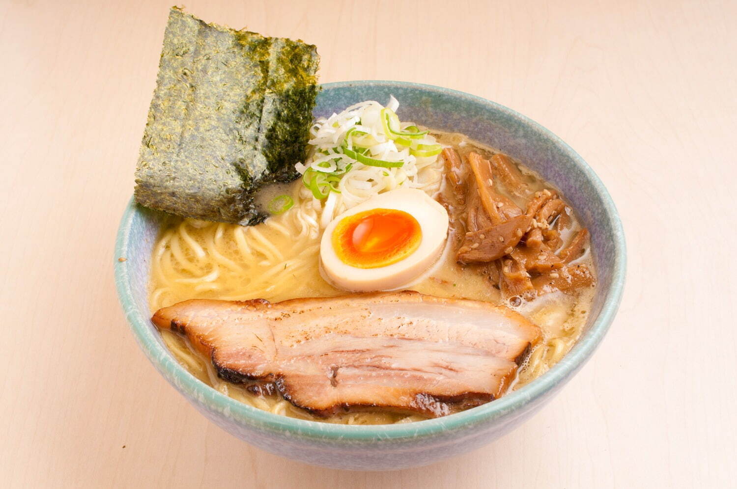 信州濃厚鶏白湯ラーメン