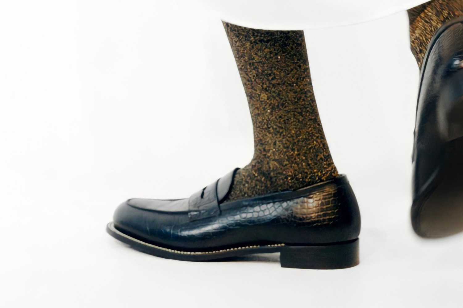 シックストックス×ベッドフォードのコラボソックス、シルバー・ゴールドの煌めく“ラメ糸”入り