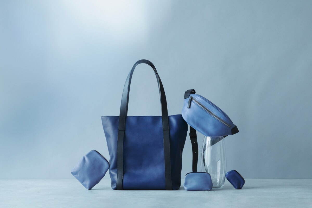土屋鞄製造所から藍染レザーの新作バッグ＆がま口財布、デニムのように色落ちを楽しむ｜写真1