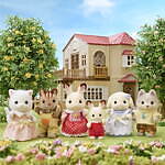 「シルバニアファミリー」“品揃え日本一の専門店”が池袋に、歴代ドールが集結した限定ポスターも｜写真2