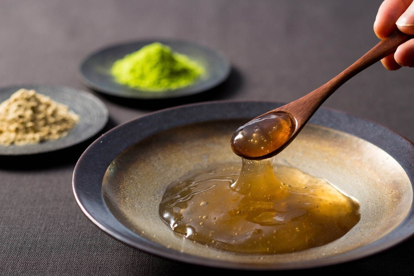 京都・龍安寺近く老舗菓子店「笹屋昌園」出来たて本わらび餅カフェ一新、“とろ～り”抹茶わらびもちなど