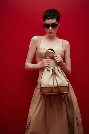 モスキーノ(MOSCHINO) 2024年リゾートウィメンズ&メンズコレクション  - 写真29