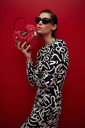 モスキーノ(MOSCHINO) 2024年リゾートウィメンズ&メンズコレクション  - 写真33