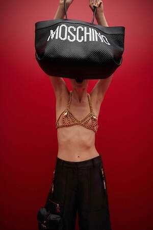 モスキーノ(MOSCHINO) 2024年リゾートウィメンズ&メンズコレクション  - 写真47