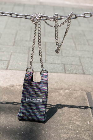 ラストフレームの新作ニットバッグ、“メタル＆ビビッドカラー”の市松模様バッグなどが京都で｜写真35