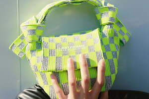 ラストフレームの新作ニットバッグ、“メタル＆ビビッドカラー”の市松模様バッグなどが京都で