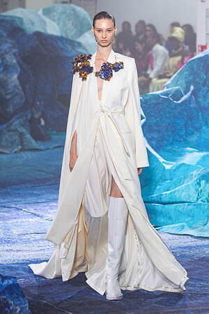 ユイマナカザト オートクチュール(YUIMA NAKAZATO Haute Couture ) 2022-23年秋冬ウィメンズ&メンズコレクション  - 写真1