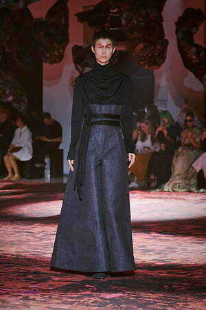 ユイマナカザト オートクチュール(YUIMA NAKAZATO Haute Couture ) 2023-24年秋冬ウィメンズ&メンズコレクション  - 写真16