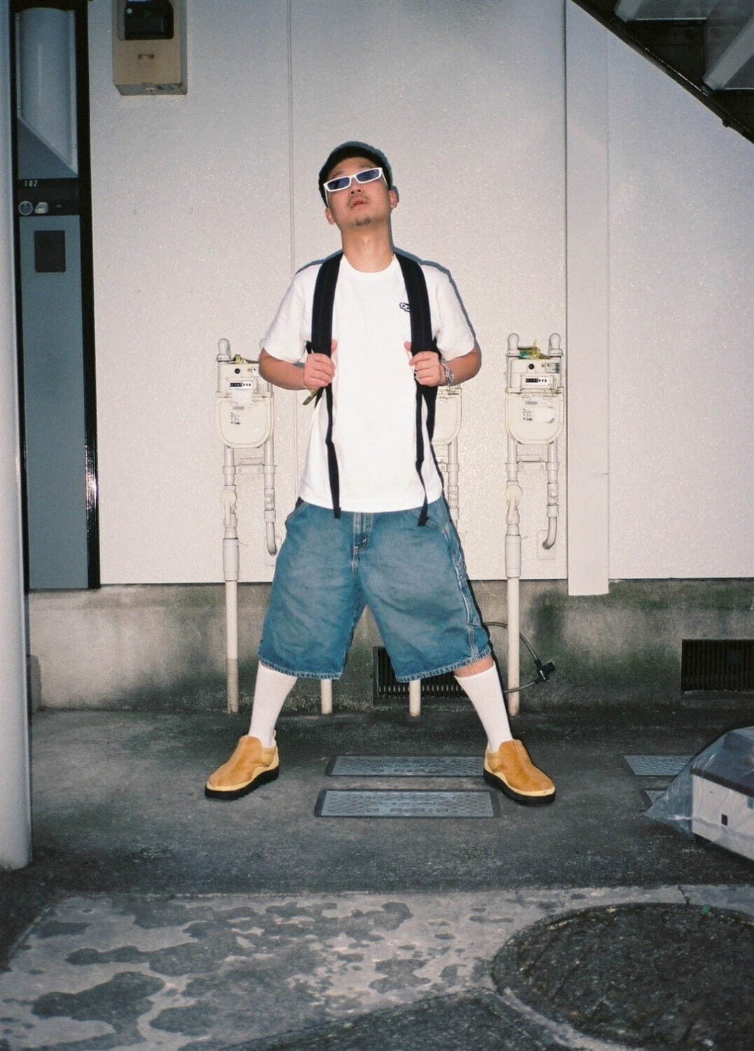 コム デ ギャルソンの「CDG」ワッペンロゴ付きTシャツ&バックパックを