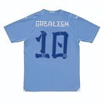 プーマ×マンチェスター・シティ FC×ブラックアイパッチ、コラボフォントの名前＆背番号入ユニフォーム｜写真3