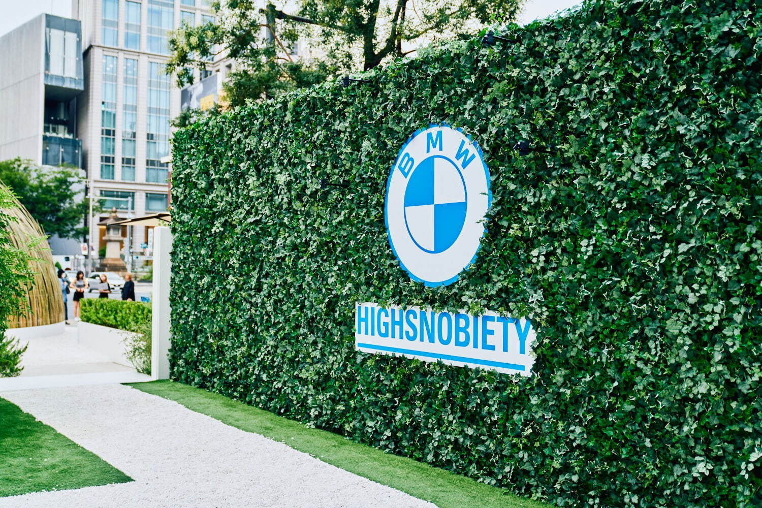 BMWの期間限定イベントが表参道で、日本初！電気自動車「BMW i5」展示＆限定フードメニューも｜写真11