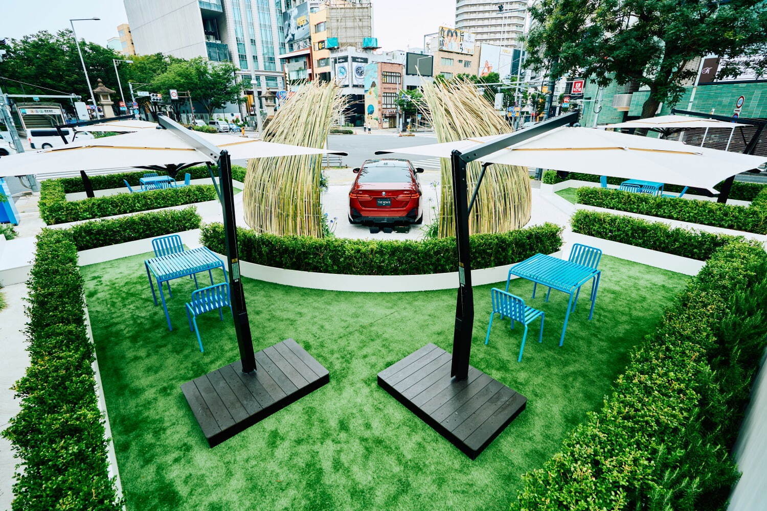 BMWの期間限定イベントが表参道で、日本初！電気自動車「BMW i5」展示＆限定フードメニューも｜写真20
