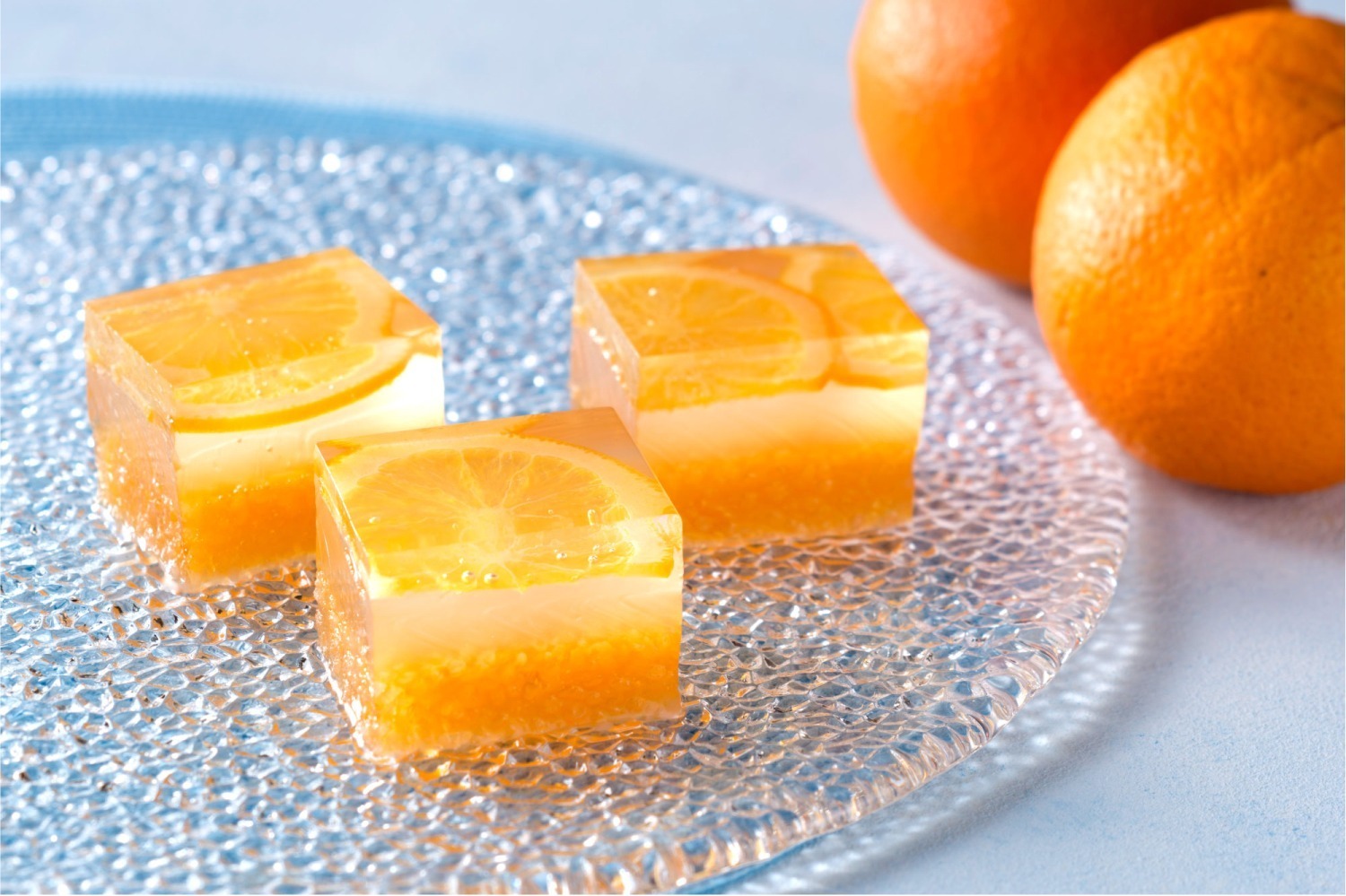 羊羹｜鶴屋吉信の夏限定フルーツ羊羹「果味爽涼」“まるで宝石！”蜜漬けオレンジの輪切りを閉じ込めて