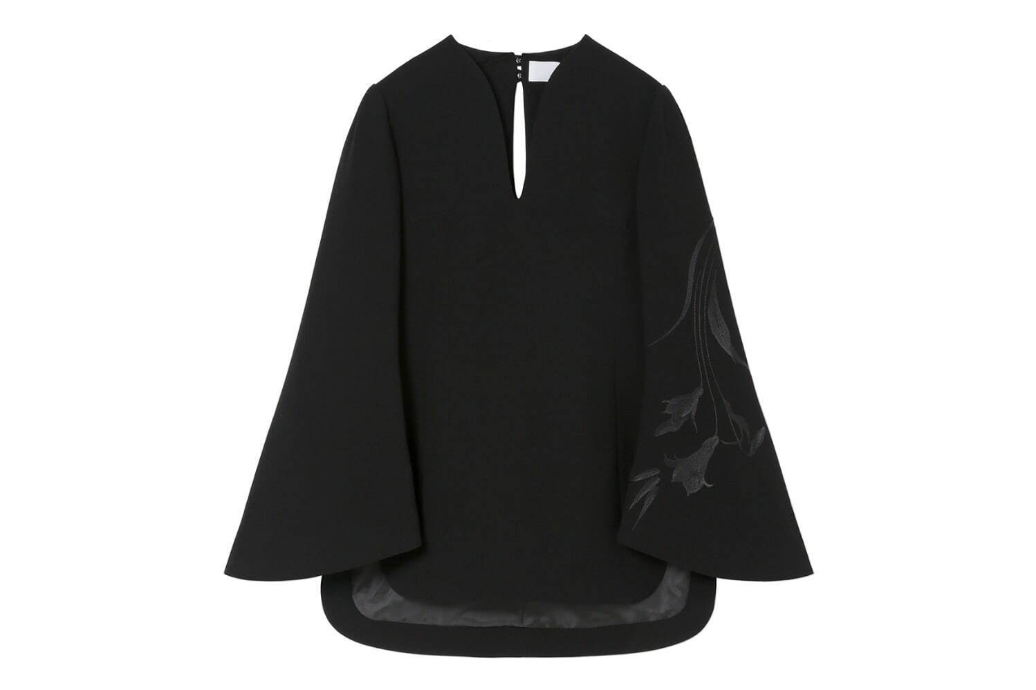 マメ クロゴウチ、フラワー刺繍のドレス＆ブラウスをオールブラックで - 伊勢丹新宿店で先行発売