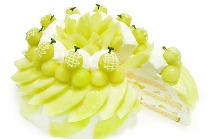 カフェコムサから静岡県産「マスクメロン」の限定ショートケーキ、果汁あふれる濃厚メロンたっぷり