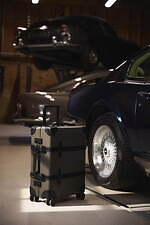 グローブ・トロッター人気トランクケースに“オリーブ＆チャコール”の新色、ヴァニティケースも｜写真12